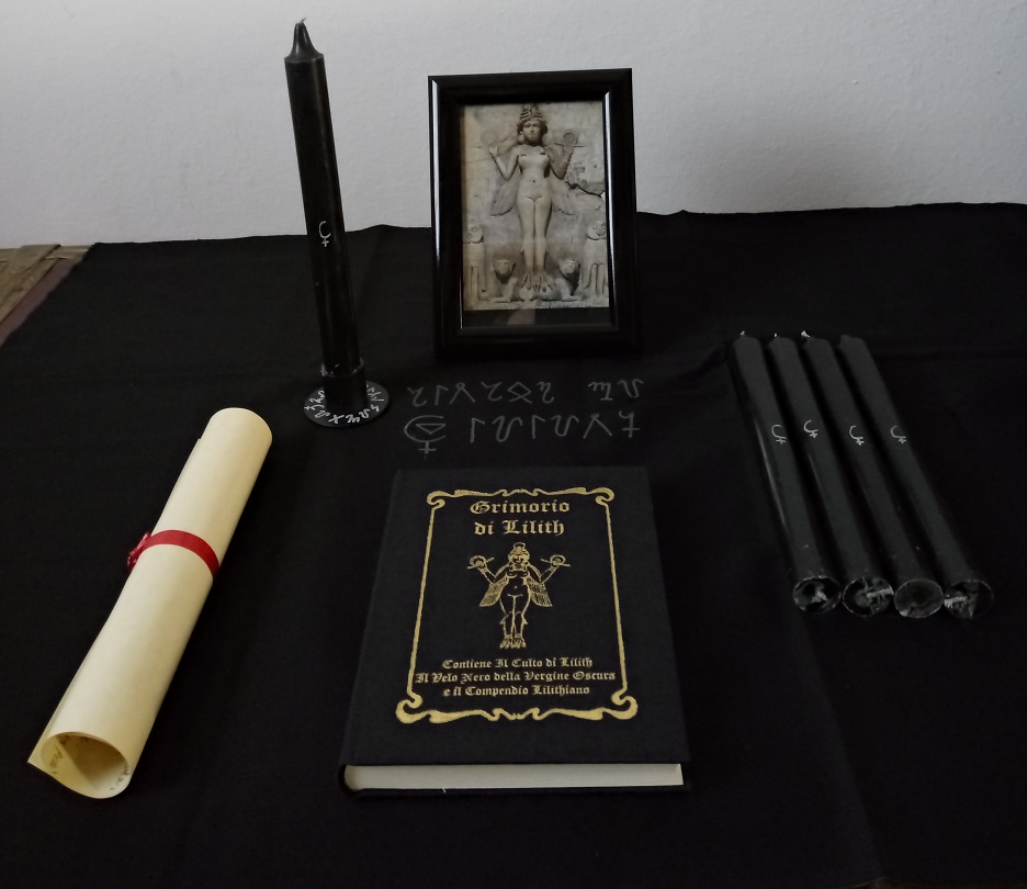 Scrigno di Lilith: Grimorio di Lilith + Kit Rituali Lilithiani